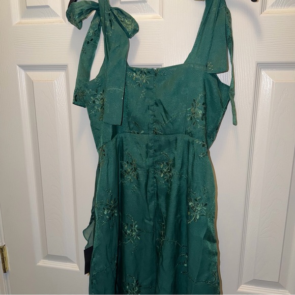NWT Lulus Elegant Green Embroidered Ruffled Tie-Strap Midi Dress - Picture 8 of 8